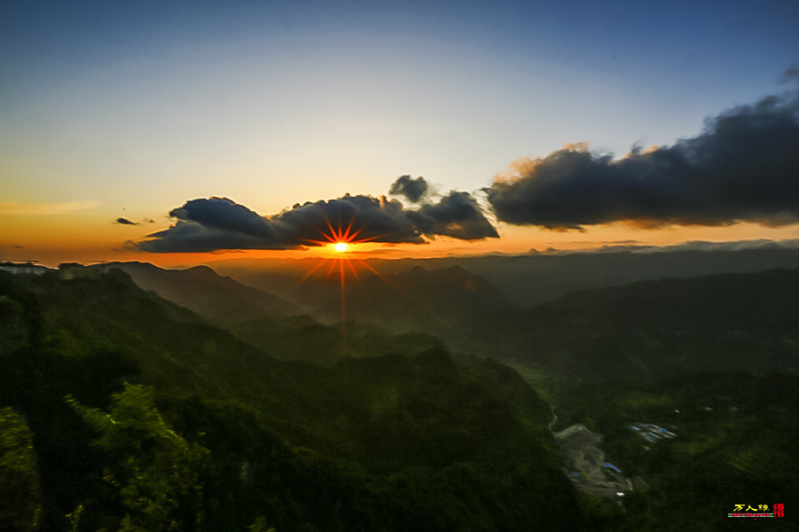 齐岳山日出