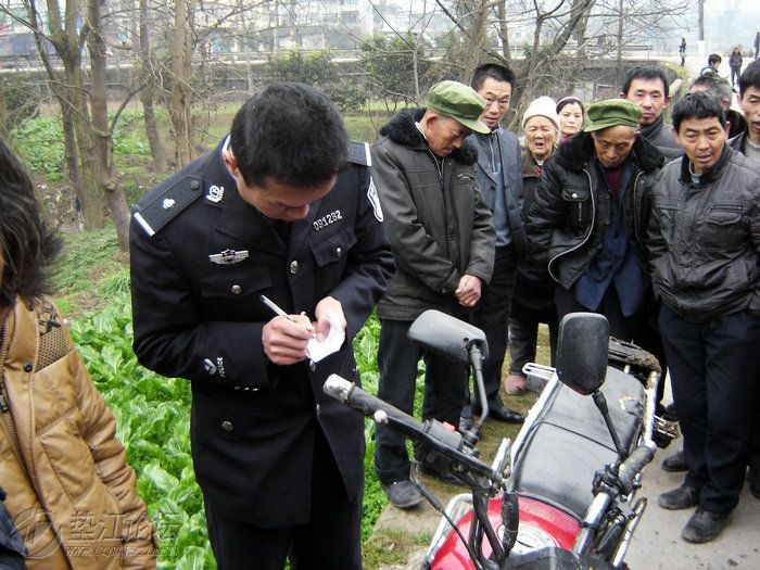 城北許家壩桂溪河發現一輛摩托車 - 墊江熱點 墊江網